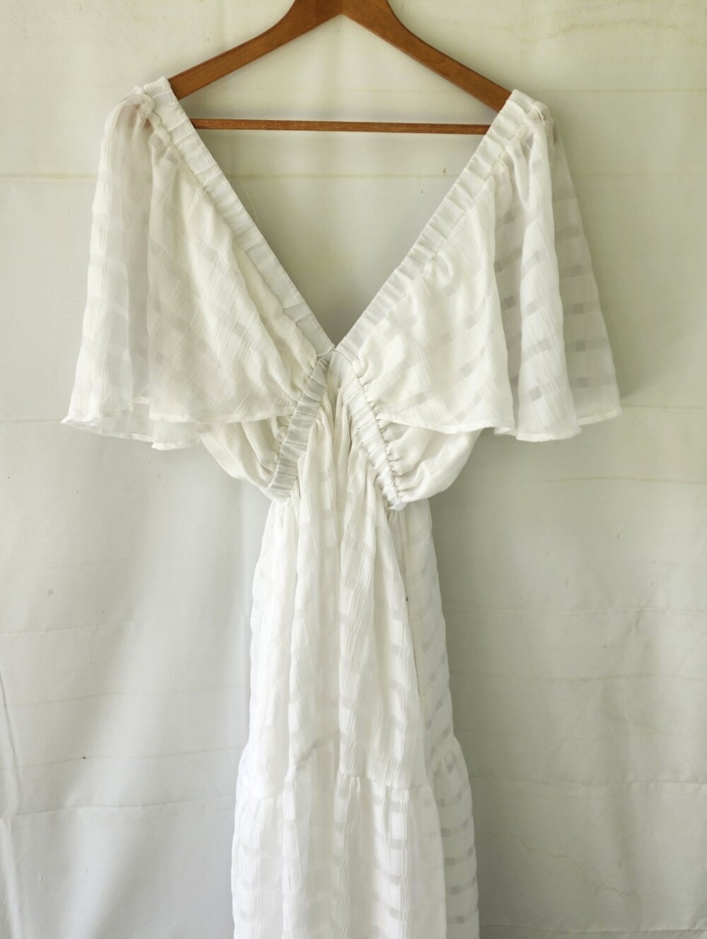 Arula White V-Neck Flutter Sleeve Maxi Dress - Picture 4 of 13